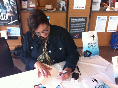 book signing FLYING SOLO